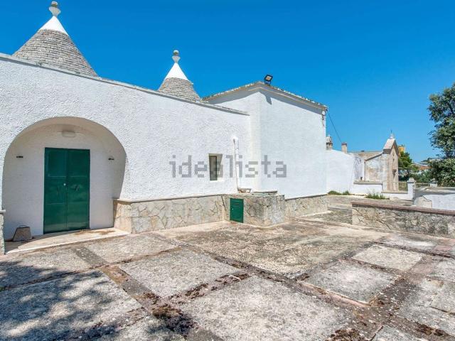 Case e ville in vendita di 253 m² in Via Mottola