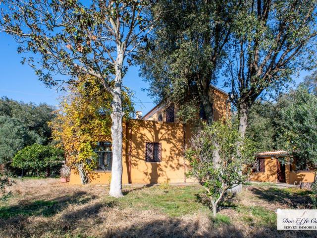 Case e ville in vendita di 253 m² in Viale di Castel Porziano