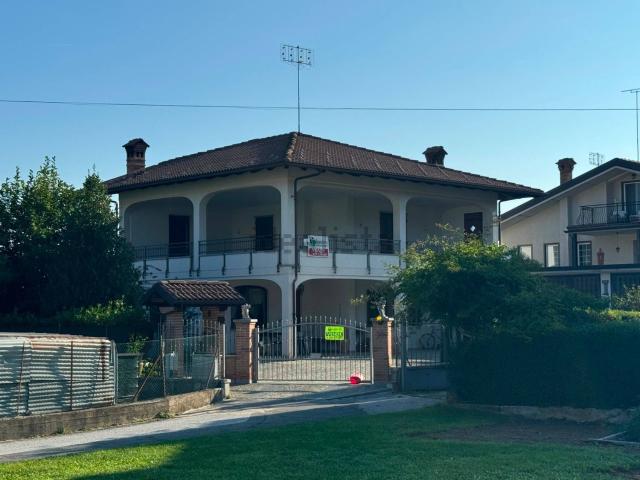 Case e ville in vendita di 254 m² in Via Barali, 29