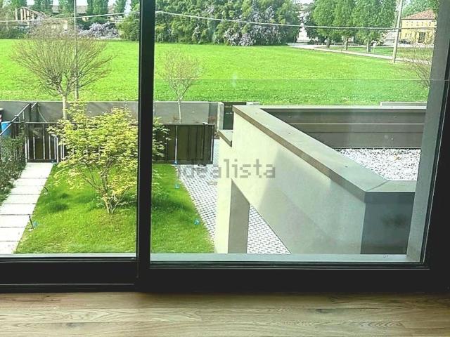 Case e ville in vendita di 254 m² in Via Guglielmo Marconi