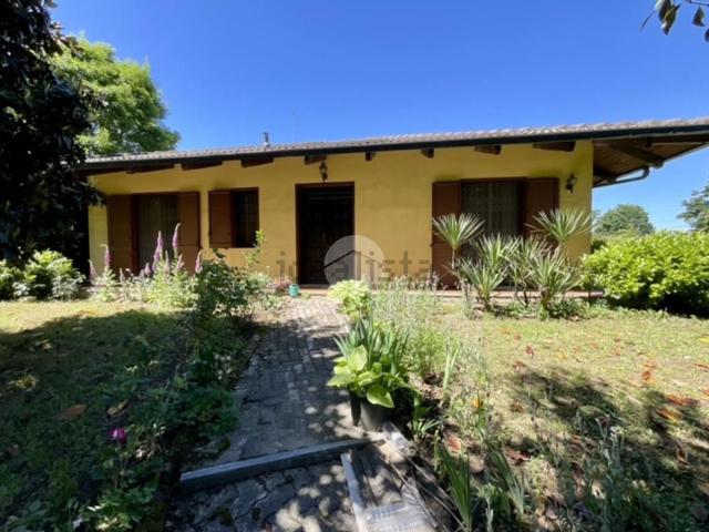 Case e ville in vendita di 254 m² in Via Settimo, 128