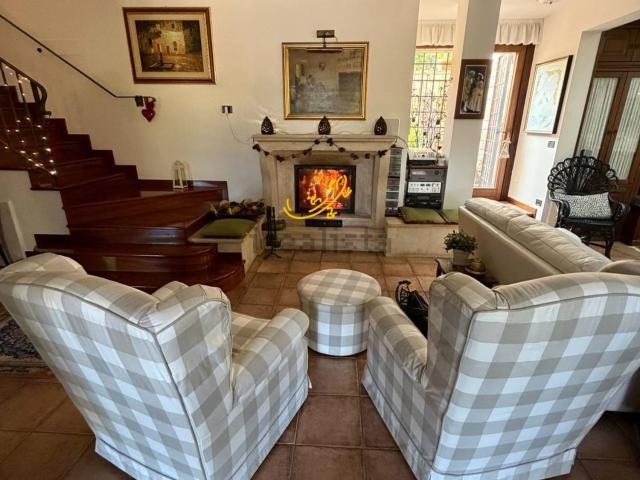 Case e ville in vendita di 254 m² in Strada Comunale Pozzo dei Cani