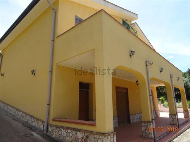 Case e ville in vendita di 255 m²