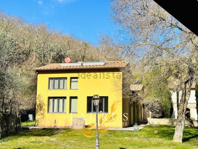 Case e ville in vendita di 255 m²