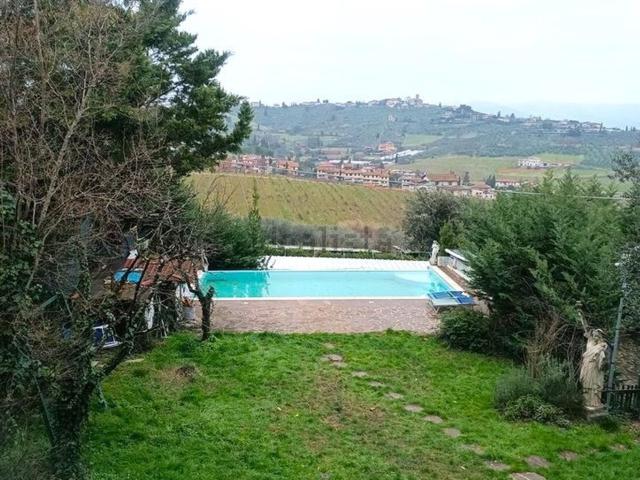 Case e ville in vendita di 255 m²