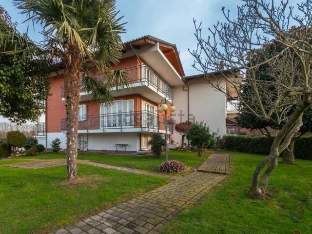 Case e ville in vendita di 255 m²
