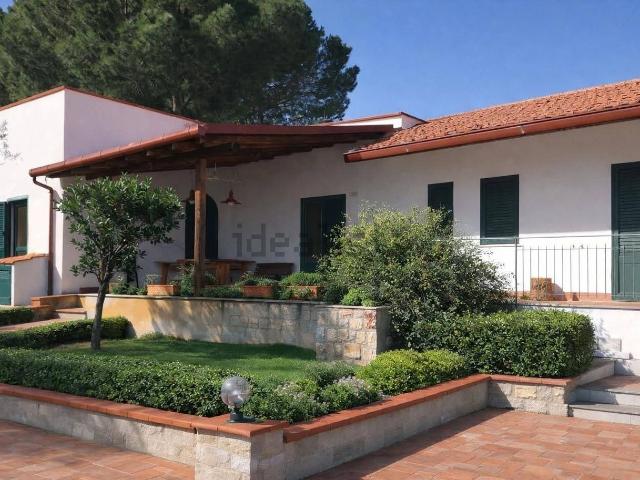 Case e ville in vendita di 255 m²