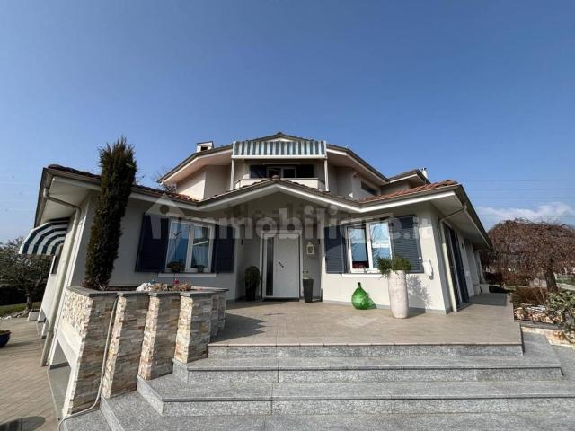 Case e ville in vendita di 190 m² in Via Carmine, 1