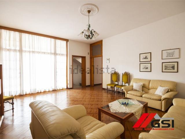 Case e ville in vendita di 255 m² in Via Badoglio, 5