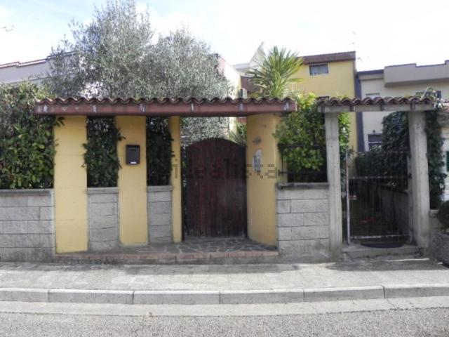 Case e ville in vendita di 255 m² in Via delle Querce