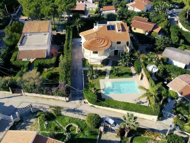 Case e ville in vendita di 255 m² in Via Mar di Norvegia, 14