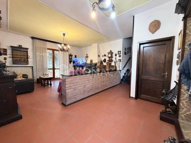 Case e ville in vendita di 256 m² in Via Giacomo Matteotti, 16