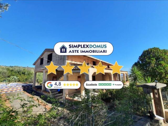 Case e ville in vendita di 256 m² in Contrada Montagna