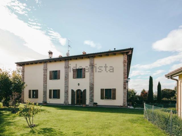 Case e ville in vendita di 257 m² in Via Foggianova, 1