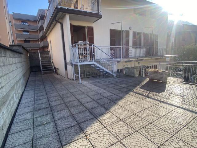 Case e ville in vendita di 257 m² in Via Mandamentale