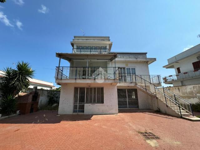 Case e ville in vendita di 257 m² in Via Nazionale, 7