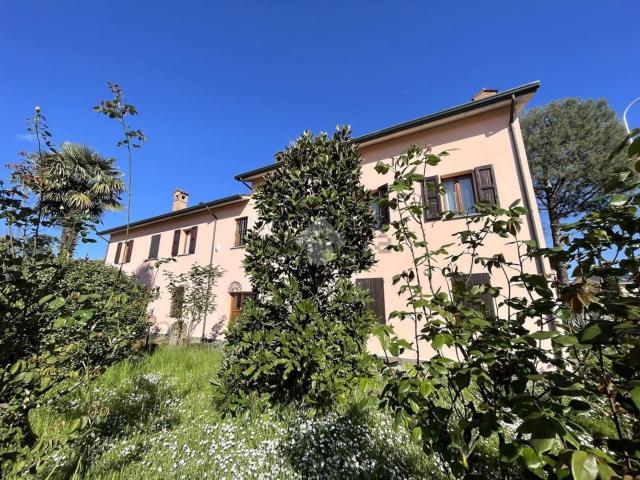 Case e ville in vendita di 257 m² in Via Pietro Nenni, 2