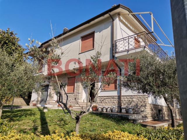 Case e ville in vendita di 258 m²