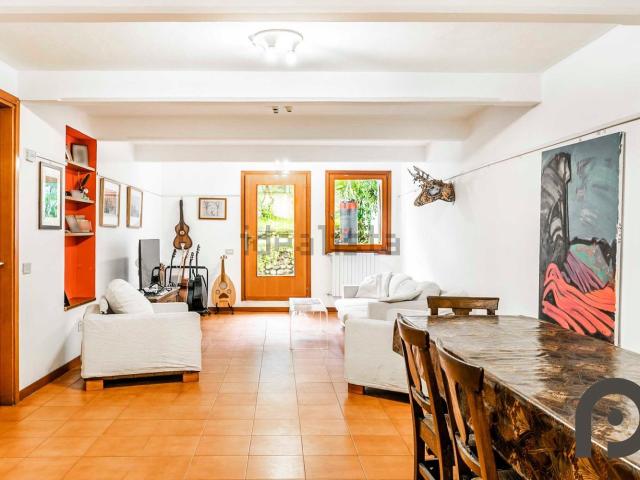 Case e ville in vendita di 258 m² in Viale Zara, 18