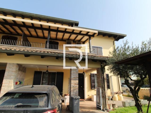 Case e ville in vendita di 258 m² in Vicolo Vecchio, 4