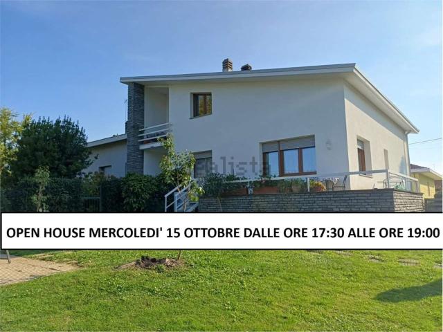 Case e ville in vendita di 258 m² in Strada Corio, 97