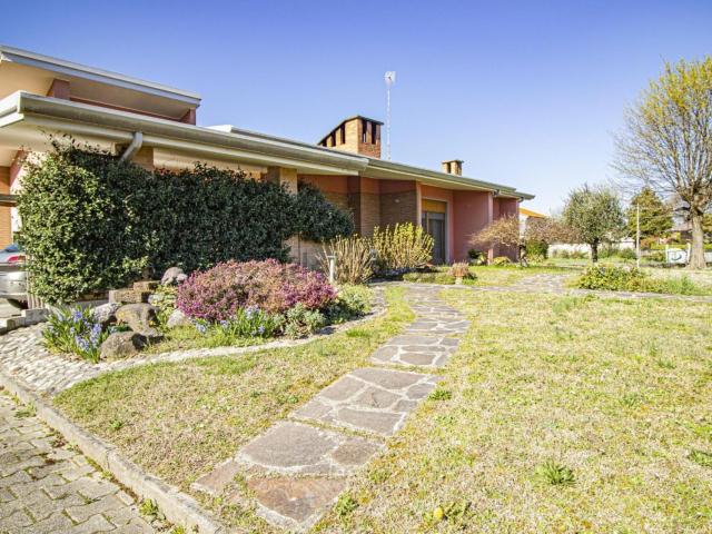 Case e ville in vendita di 259 m²