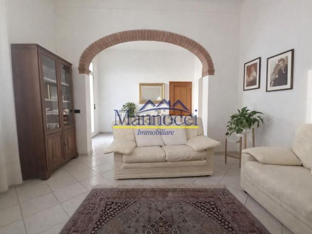 Case e ville in vendita di 259 m² in Via A. Manzoni