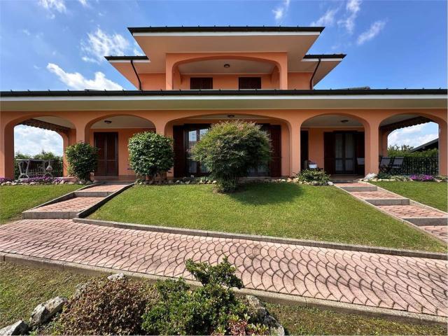 Case e ville in vendita di 260 m²