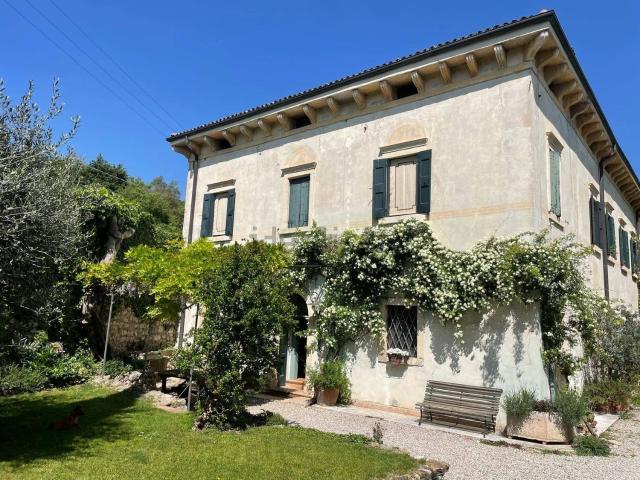 Case e ville in vendita di 260 m²