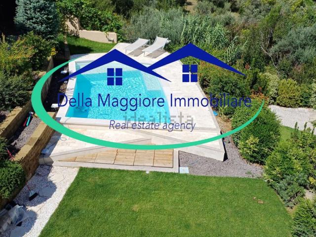 Case e ville in vendita di 260 m²