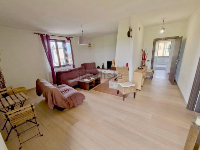 Case e ville in vendita di 260 m² in Via calcesana