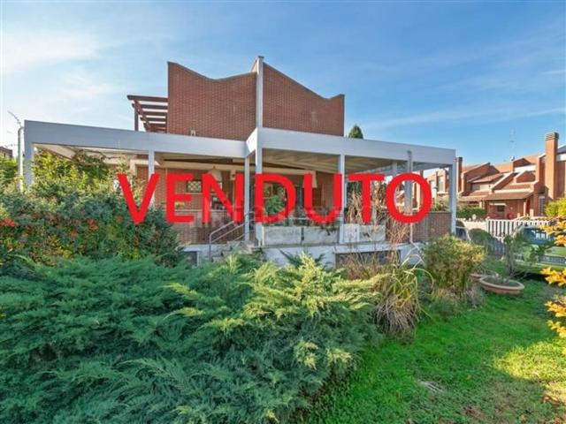 Case e ville in vendita di 260 m² in Via Cardinale Giacomo Lercaro