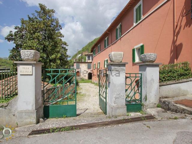 Case e ville in vendita di 260 m² in Via Cerenaro, 40