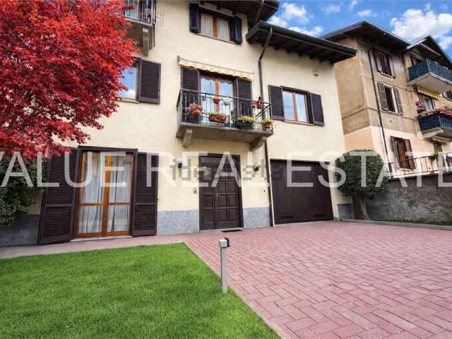 Case e ville in vendita di 260 m² in Via Creva, 7