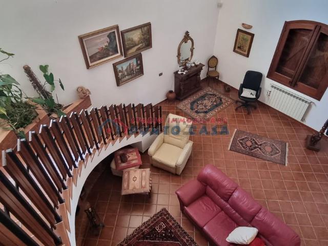 Case e ville in vendita di 260 m² in Via Crocifissello