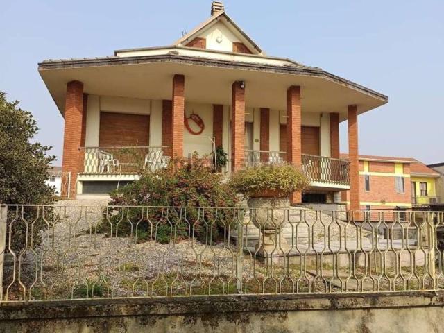 Case e ville in vendita di 260 m² in Via Antonio Gramsci