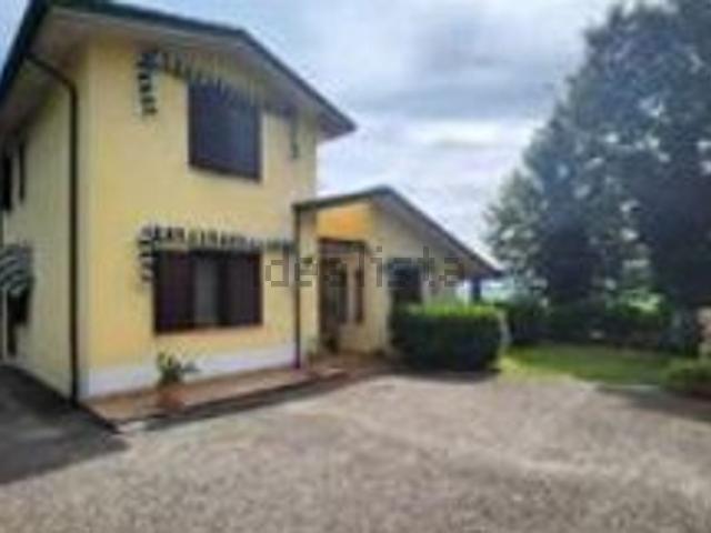 Case e ville in vendita di 260 m² in Via Bellimadore, 52