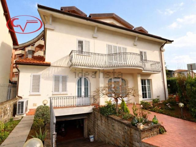 Case e ville in vendita di 260 m² in Via Giuseppe Verdi