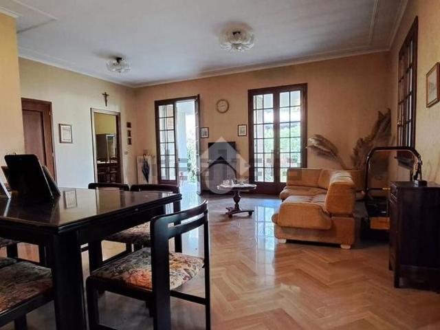 Case e ville in vendita di 260 m² in Via Giuseppe Verdi, 15