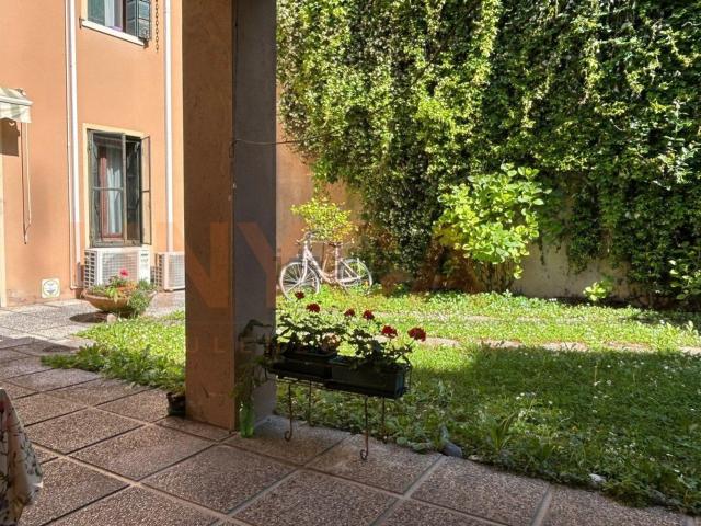 Case e ville in vendita di 260 m² in Via Giambattista Morgagni