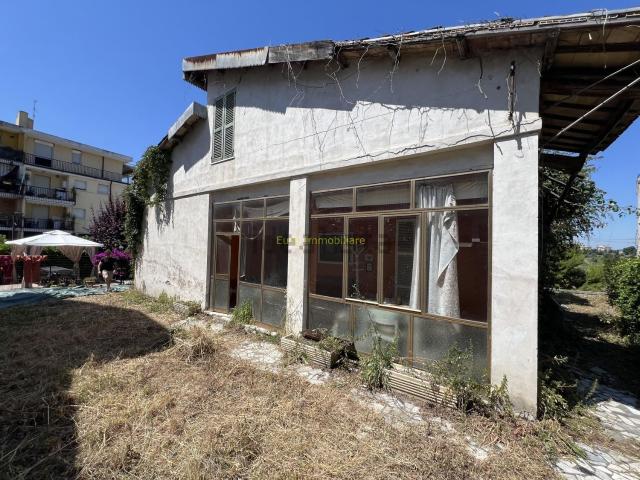 Case e ville in vendita di 260 m² in Via Giro degli Uliveti, 29