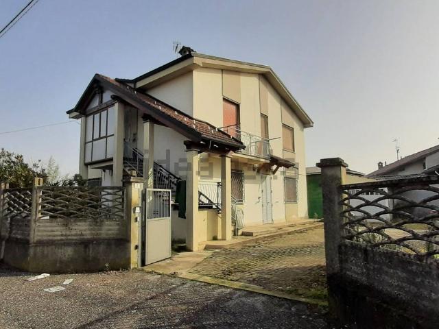 Case e ville in vendita di 260 m² in Via Don Fausone