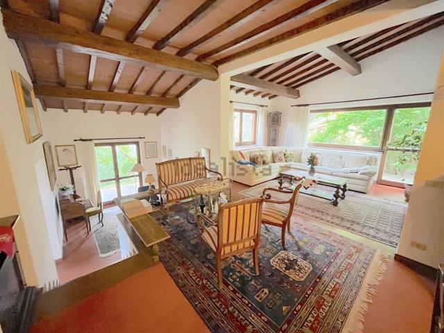 Case e ville in vendita di 260 m² in Via dell&apos Oliveta