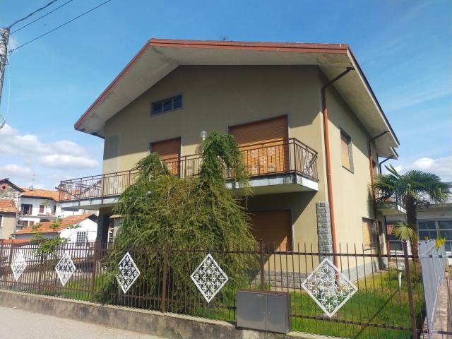 Case e ville in vendita di 260 m² in Via delle Scuole