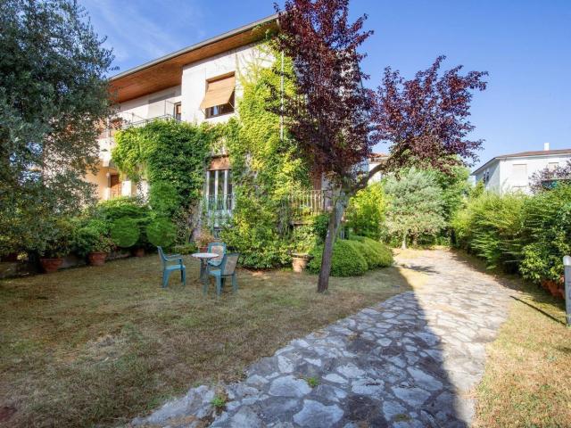 Case e ville in vendita di 260 m² in Via delle Tagliate, 314