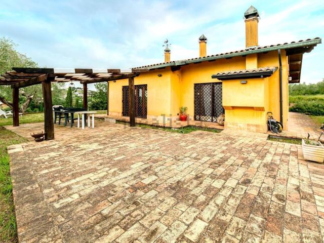 Case e ville in vendita di 260 m² in Via di Fonte Lettiga, 86