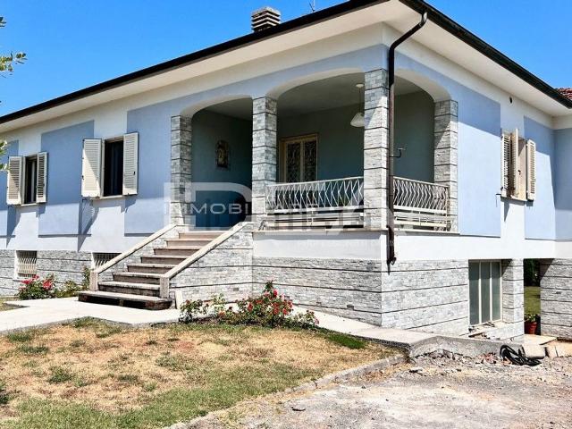 Case e ville in vendita di 260 m² in Via di Sant&apos Alessio