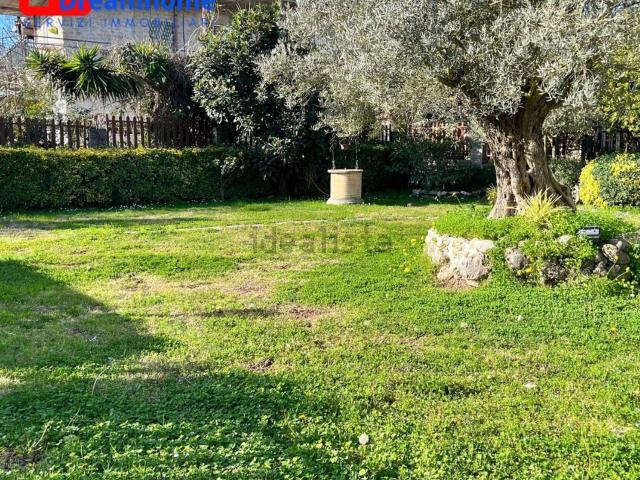 Case e ville in vendita di 260 m² in Via ex Ferrovia