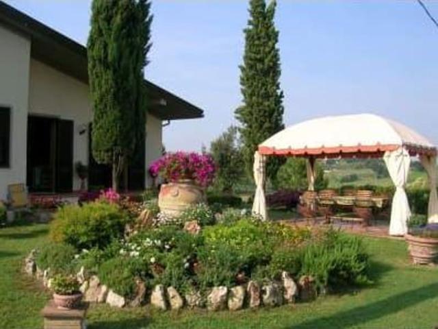 Case e ville in vendita di 260 m² in Via Orme