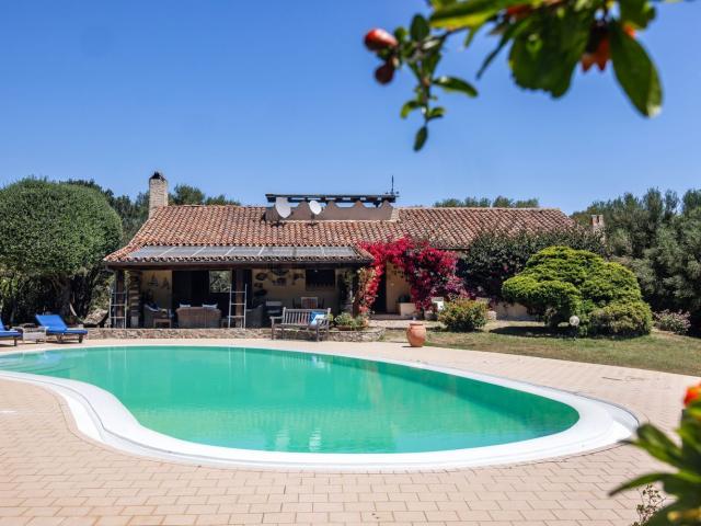 Case e ville in vendita di 260 m² in Via la Conciaredda